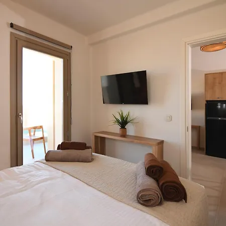 Santorini - - Sleeps 2 - Pool - Parking