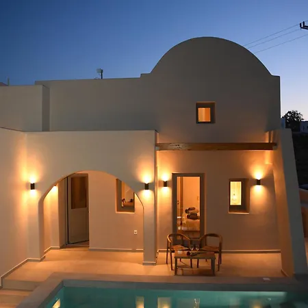 Santorini - - Sleeps 2 - Pool - Parking *